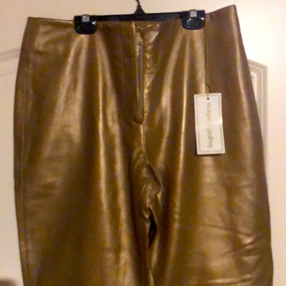 Sz 12, Margaret Godfrey, leather, satin lining